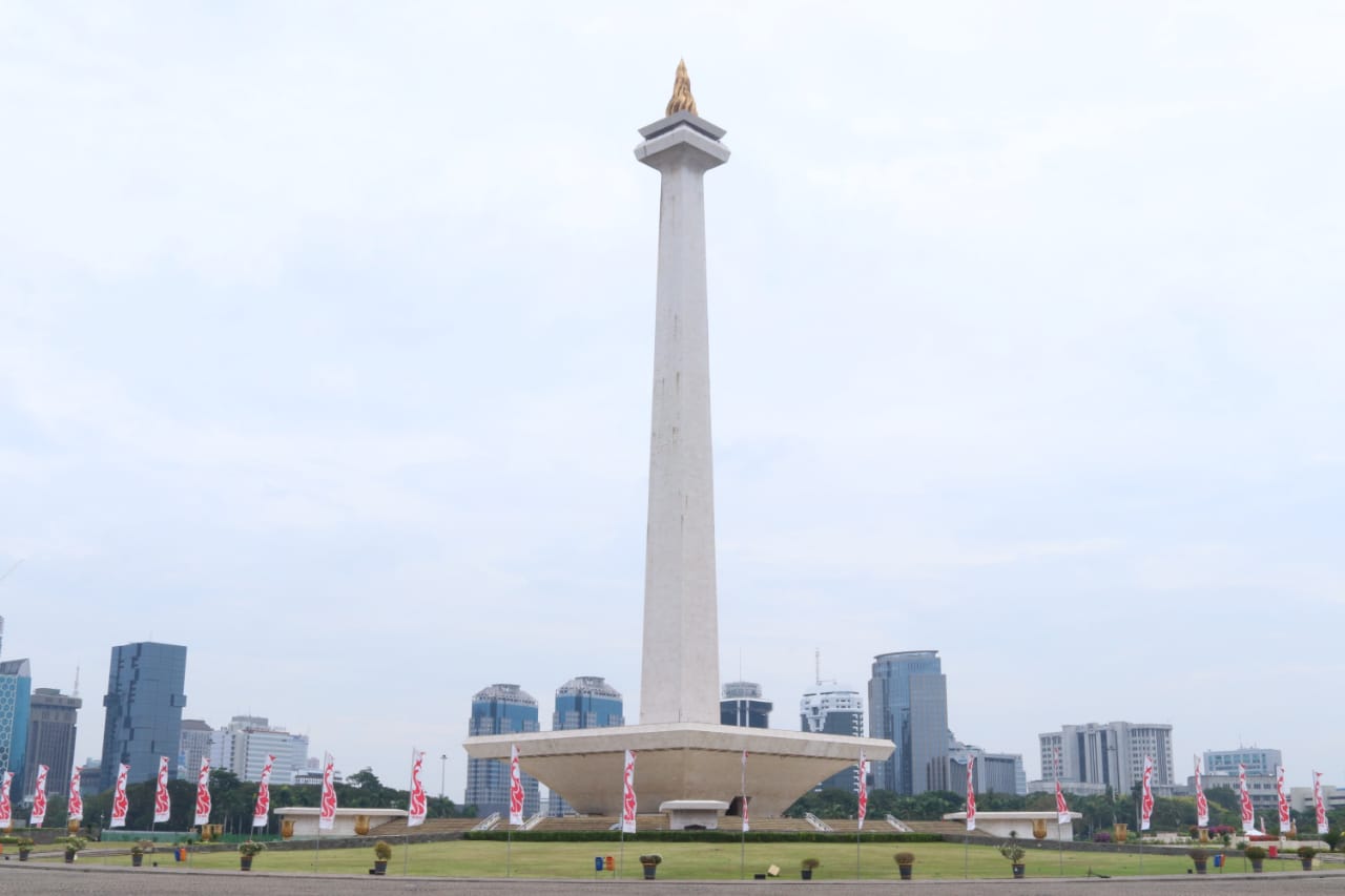  Monas dilengkapi dengan pemasangan keran air, kotak sabun cair, dan edukasi cara mencuci tangan yang baik untuk cegah penyebaran Covid-19.