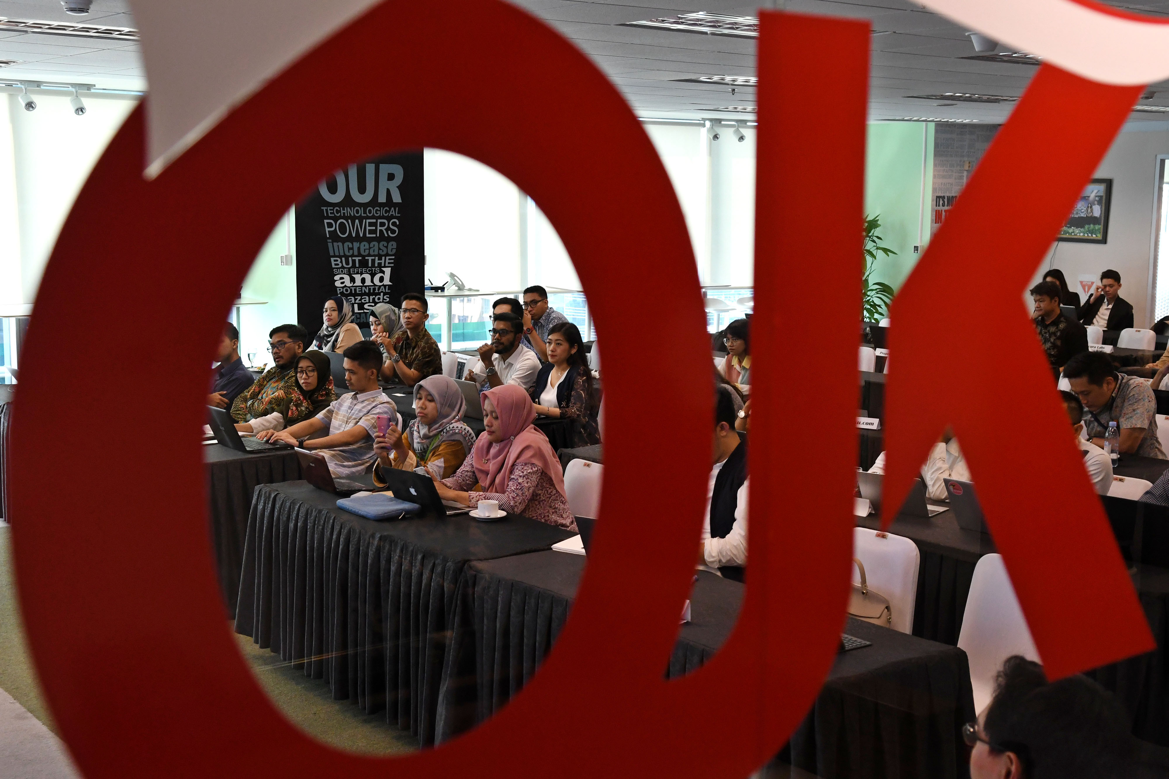 Sosialisasi layanan OJK ditujukan terhadap para pelaku bisnis 'financial technology' (fintech).