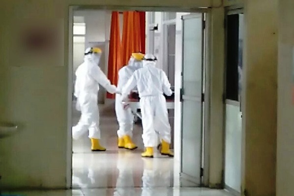 Ilustrasi penanganan pasien korona.