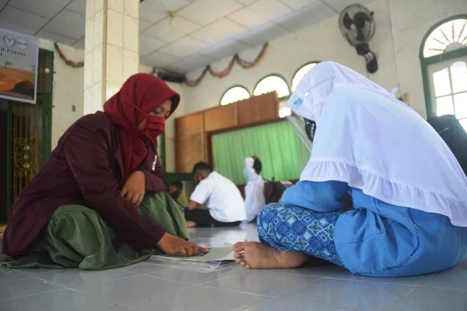 Belajar Daring di Surau