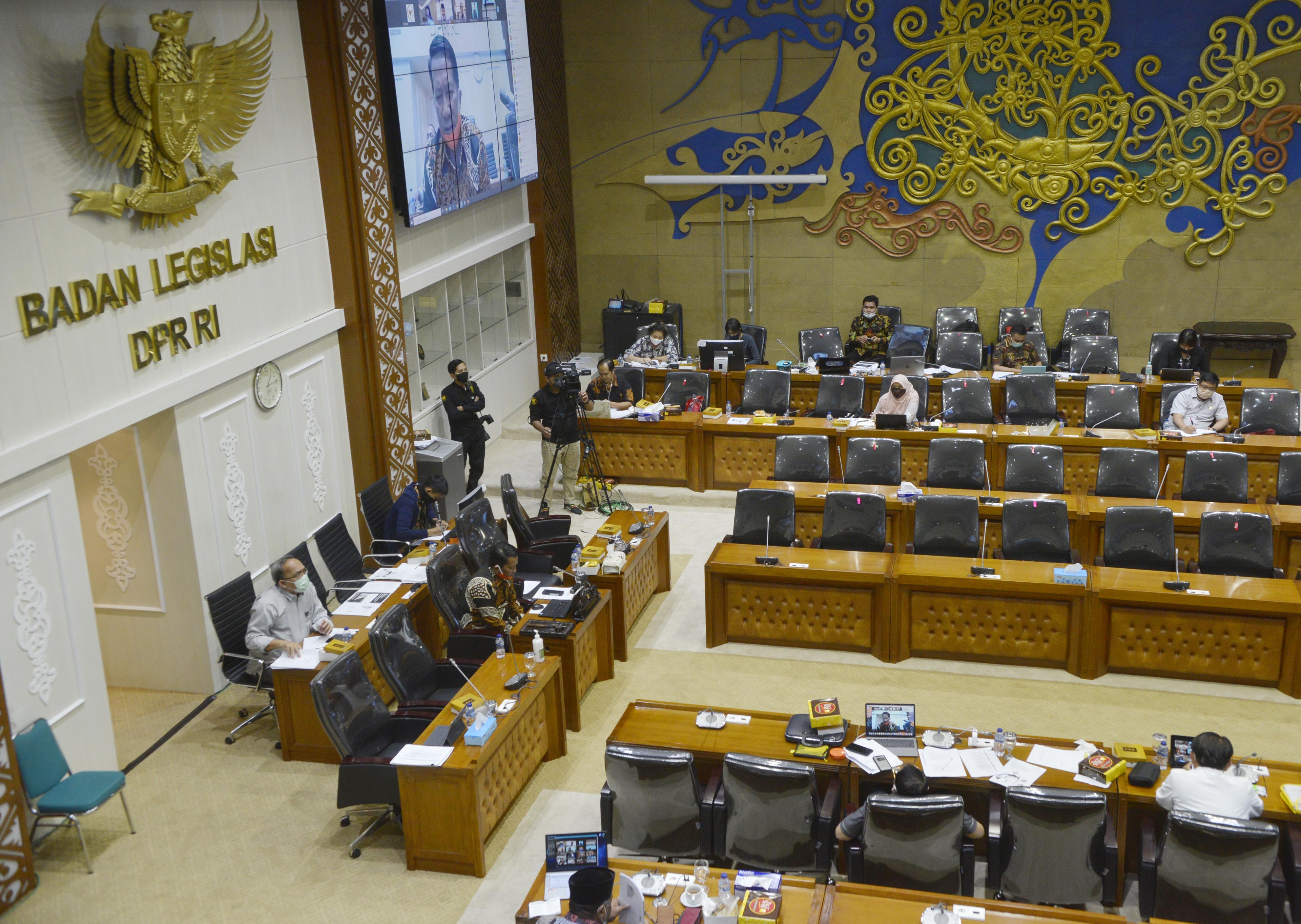 rapat dengar pendapat umum  pembahasan RUU Omnibus Law Cipta Kerja di Gedung Nusantara I, Senayan Jakarta, Rabu (10/6/2020).