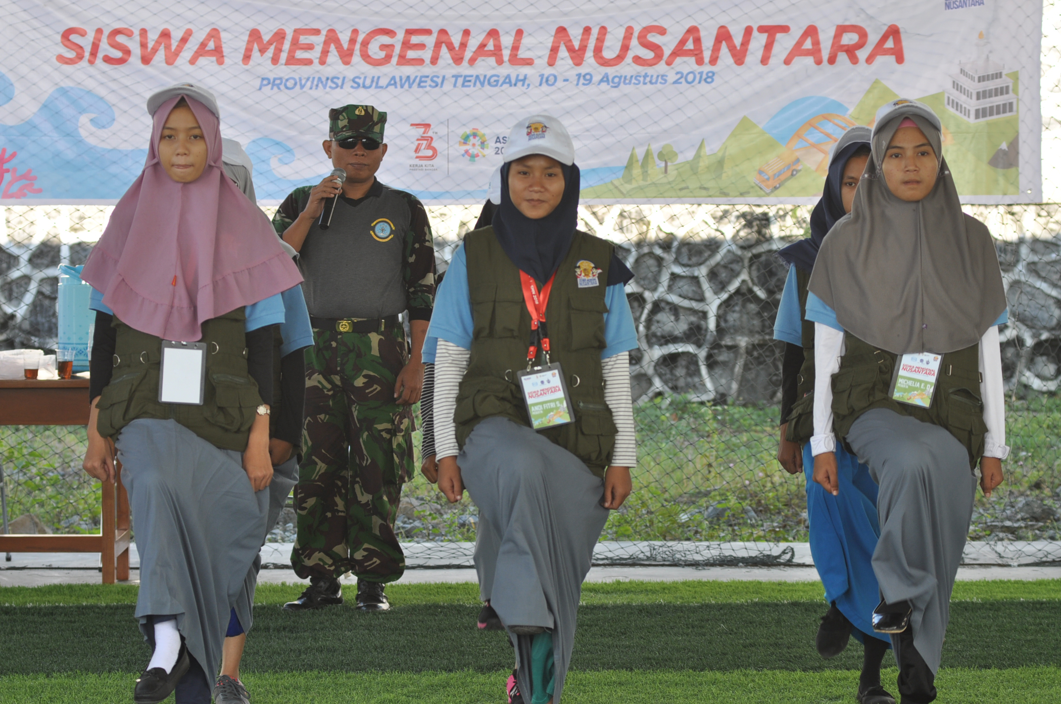 Pelajar peserta Siswa Mengenal Nusantara (SMN) asal Bangka Belitung mengikuti pelatihan baris-berbaris.