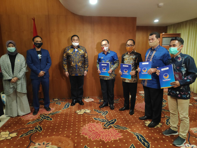 Wakil Ketua  DPR dari Partai NasDem Rachmat Gobel memberikan rekomendasi untuk Pilkasda di Sulbar