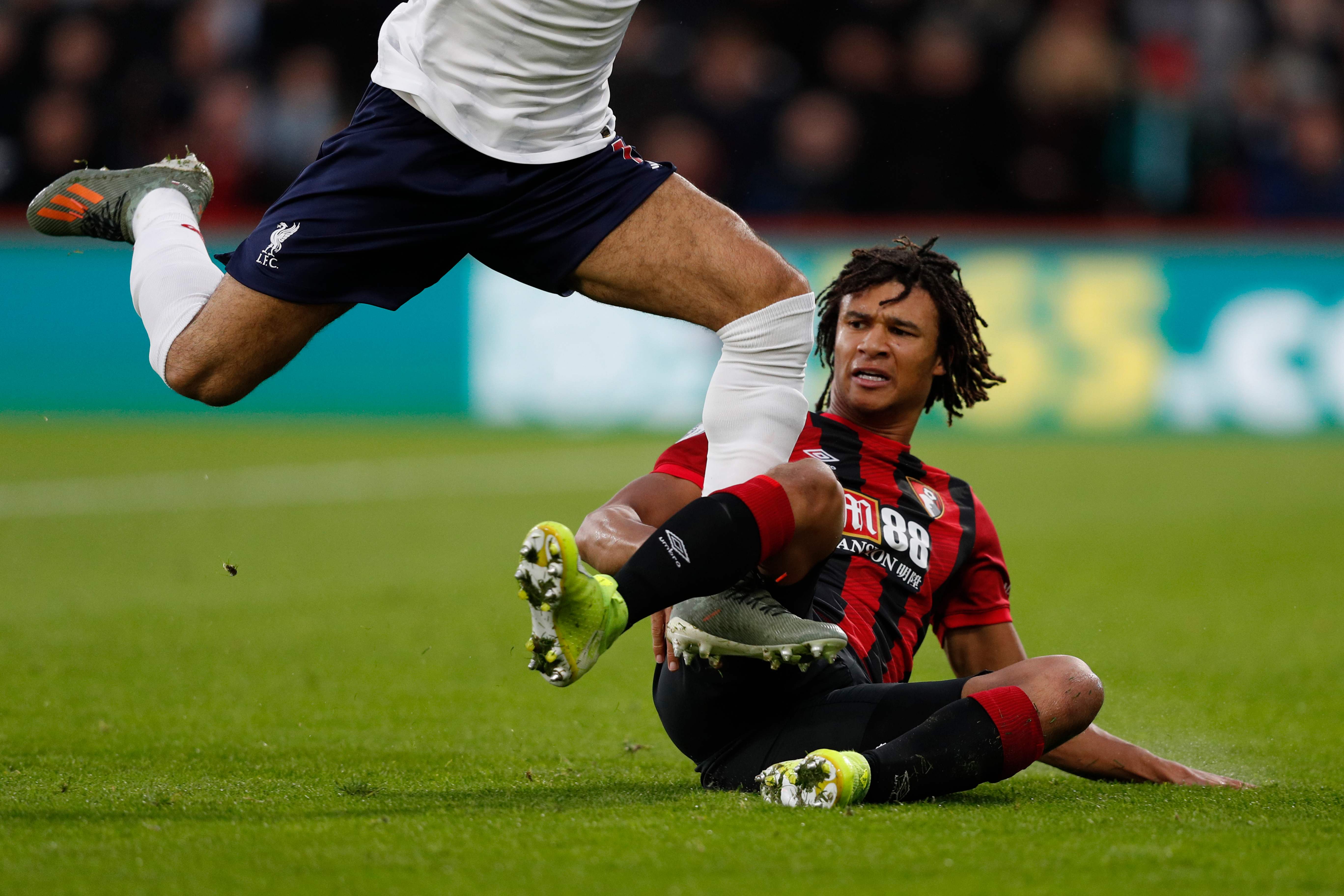 Bek asal Belanda Nathan Ake bergabung dengan Manchester City setelah dibeli dari Bournemouth.