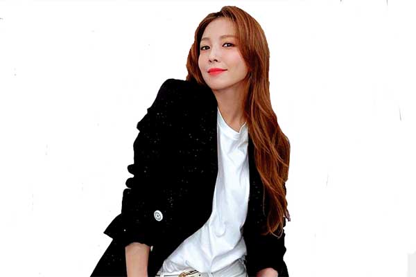 Penyanyi K-Pop Kwon Bo-ah 