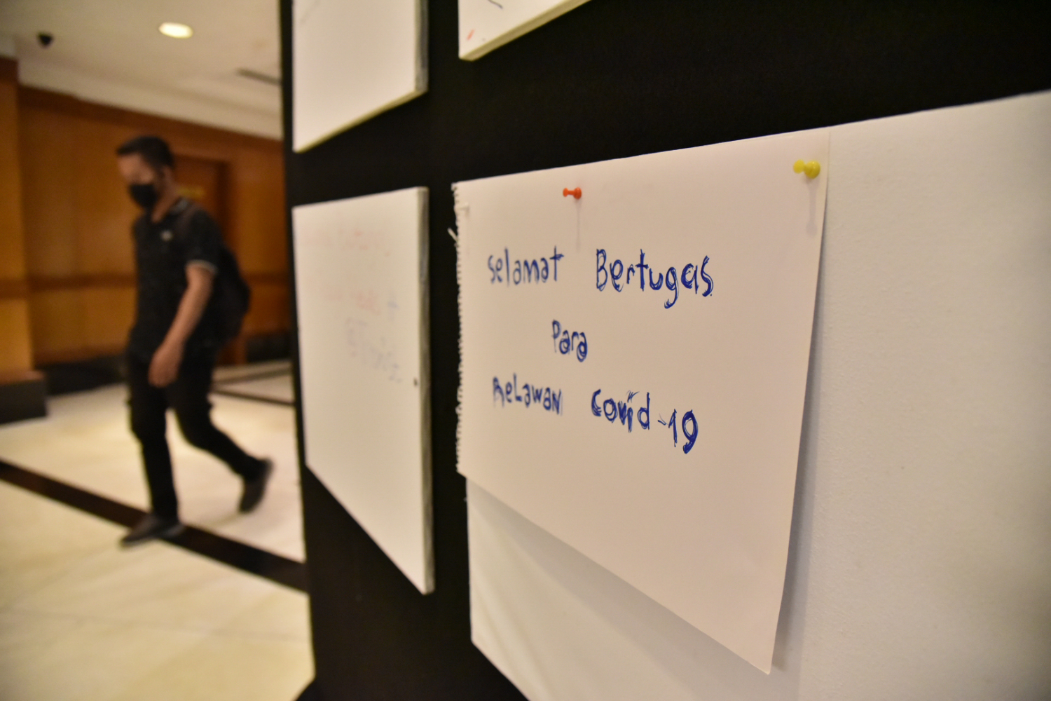 Ucapan selamat bertugas untuk relawan gugus tugas covid-19 di The Media Hotel and Towers, beberapa waktu lalu.