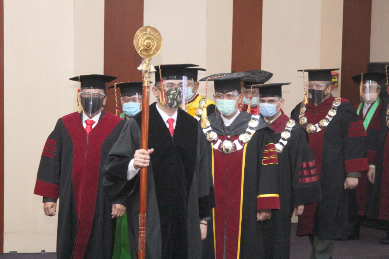 Acara pengukuhan Guru Besar Unhan Laksamana Muda TNI (Purn) Prof. Dr. Ir. Supartono, M.M sebagai Guru Besar Unhan.