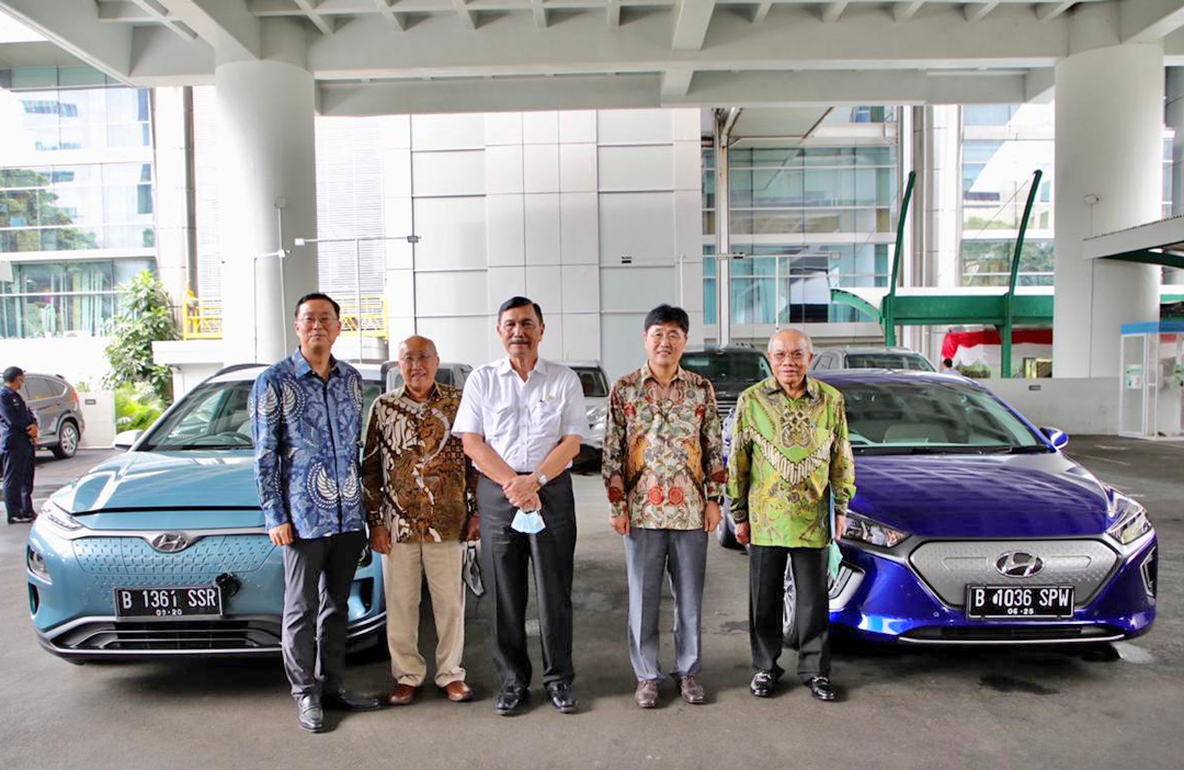 Hyundai,  IONIQ Electric, KONA Electric, Mobil listrik, Kementerian Koordinator Bidang Kemaritiman dan Investasi,