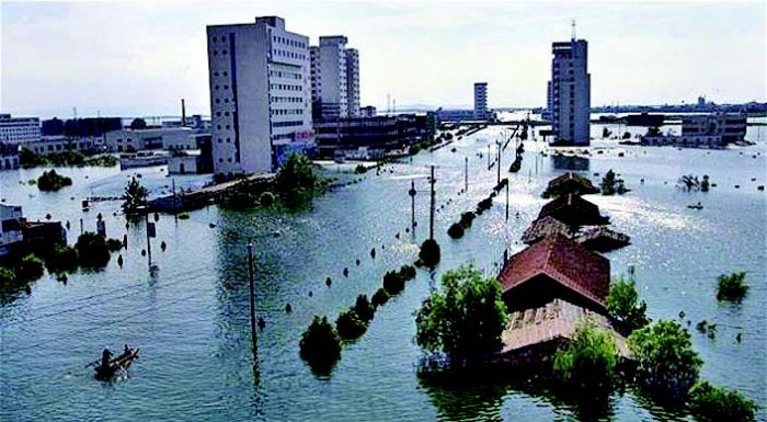 Kapal Barang Tabrakan, 14 Orang Hilang