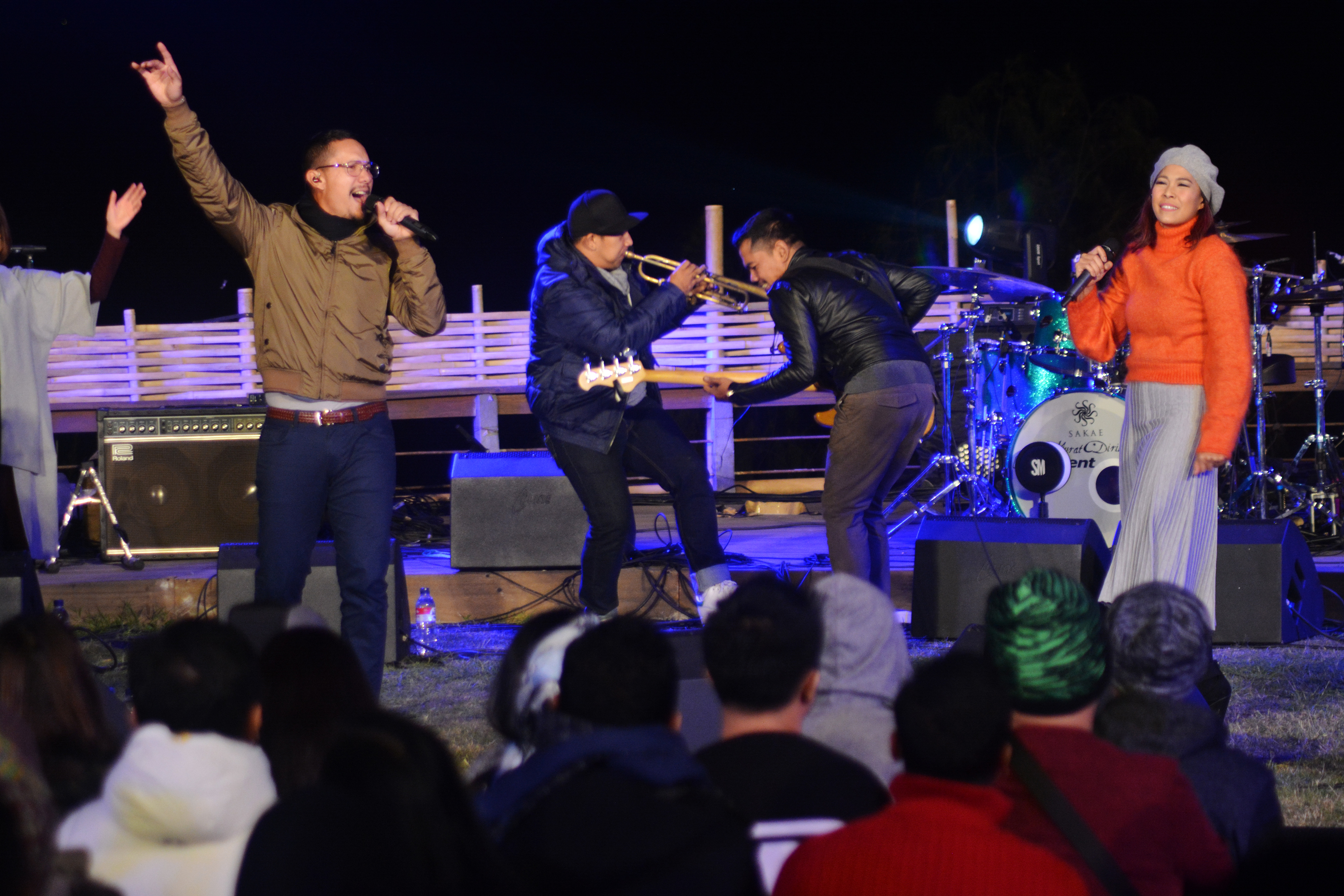 Maliq & D'Essentials