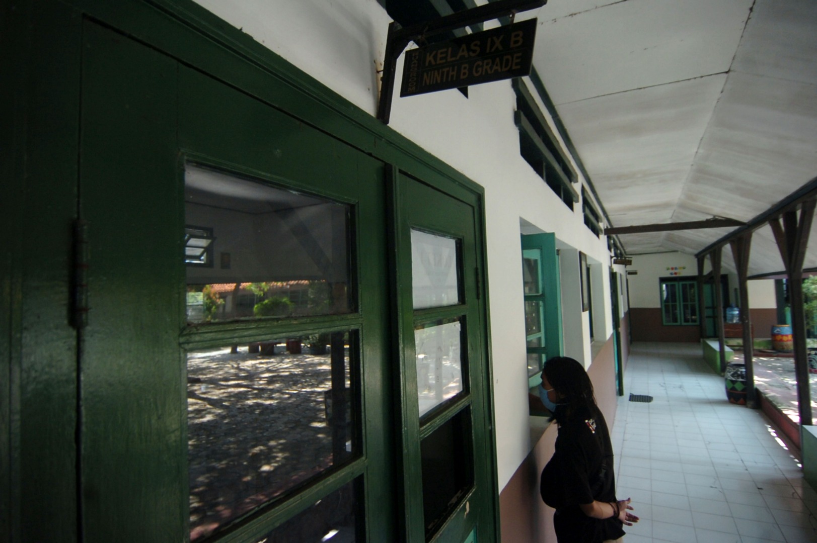 Ruang kelas yang kosong di SMPN 10 Kota Tegal, Jawa Tengah, Kamis (6/8). 