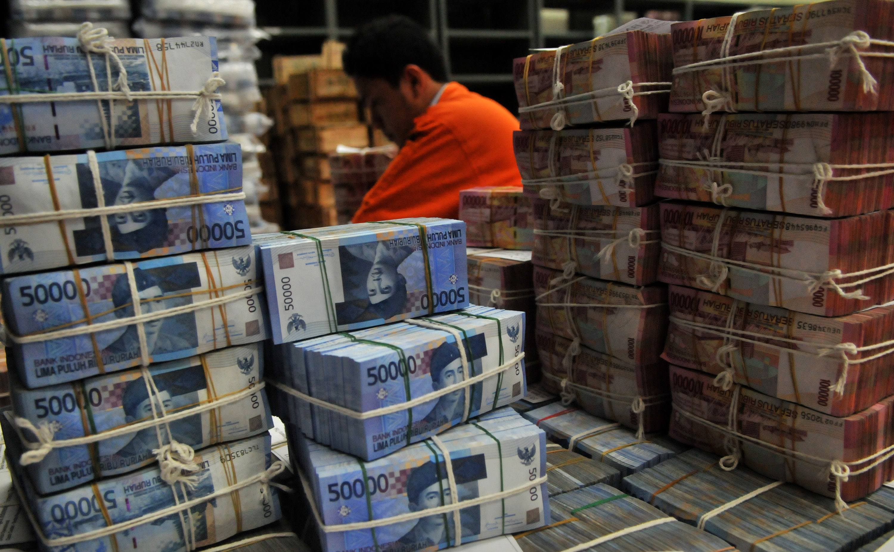 Bank Indonesia pada Jumat (7/8) melaporkan cadangan devisa Indonesia berada pada titik tertinggi sepanjang sejarah.