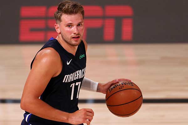 Pebasket Dallas Mavericks Luka Doncic 