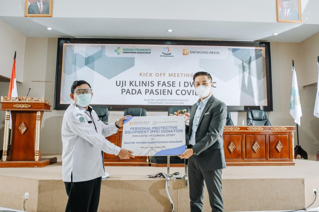 Dalam acara Kick of Meeting Uji Klin Fase 1 DWP710 pada Pasien Covid-19 di RSUP Dr. Wahidin Sudirohusodo, Makassar,Sulsel.