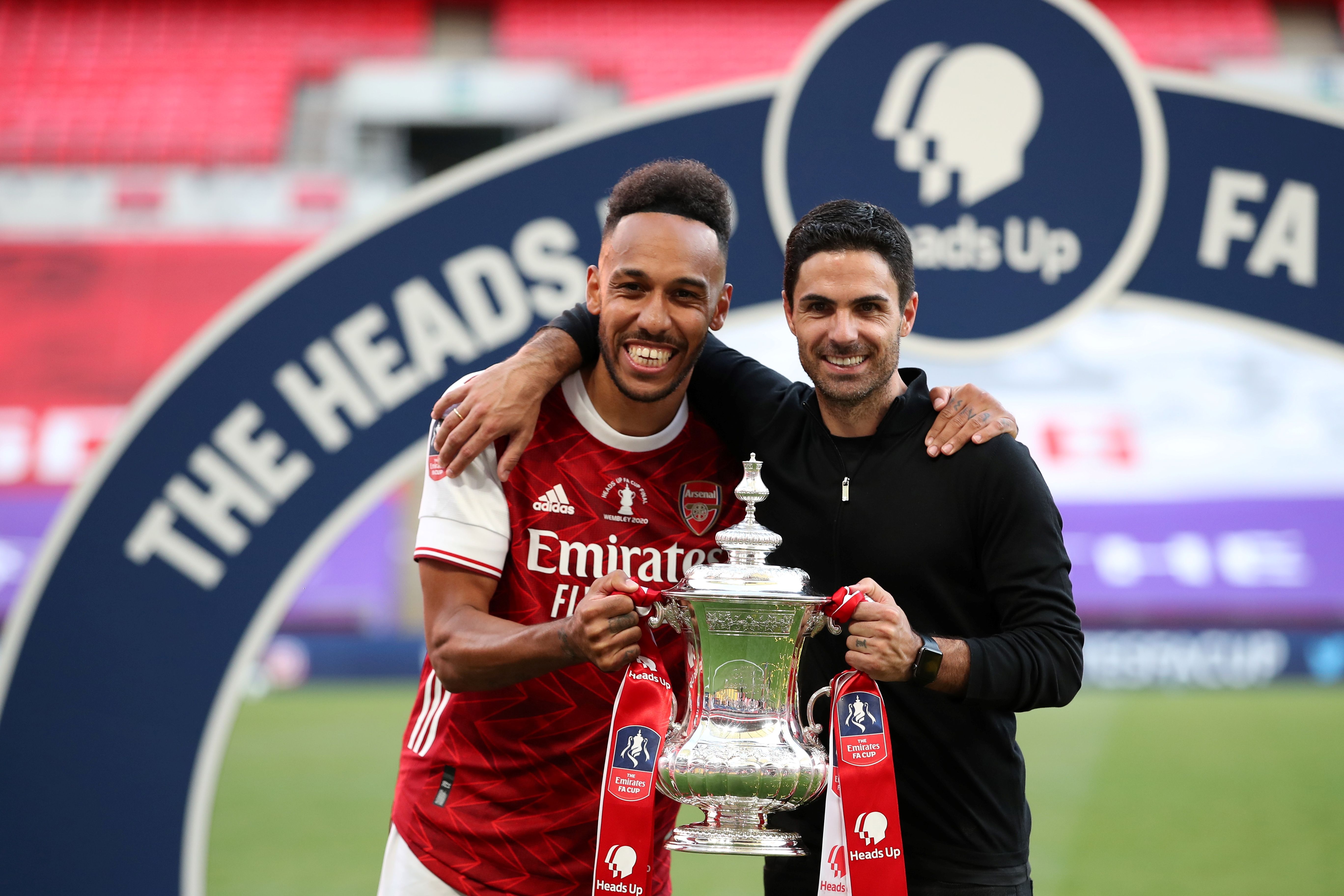  Pierre-Emerick Aubameyang dan Mikel Arteta
