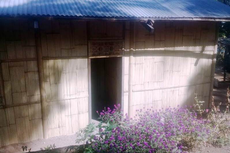 Salah satu rumah warga yang belum terjangkau jaringan listrik PLN. 