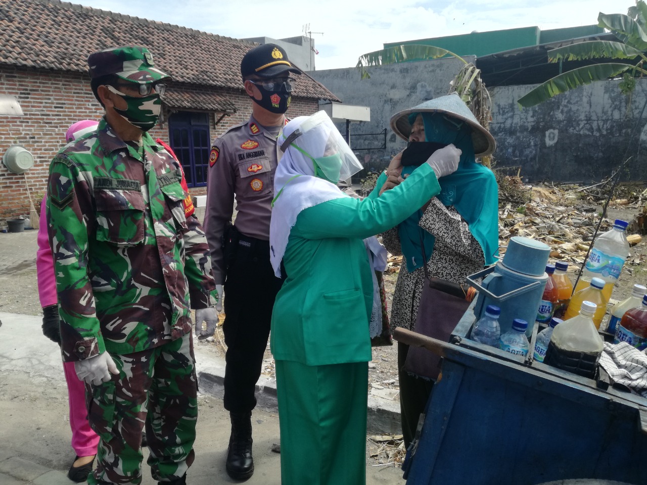 Gerakan Jatim Bermasker merupakan perlawanan memutus rantai penularan covid-19.