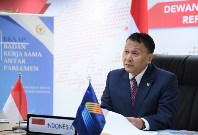 Wakil Ketua BKSAP DPR RI Mardani Ali Sera saat pertemuan BKSAP DPR RI dengan AIPA-ECC di Gedung Nusantara III, Senayan, Jakarta,Kamis (30/7)