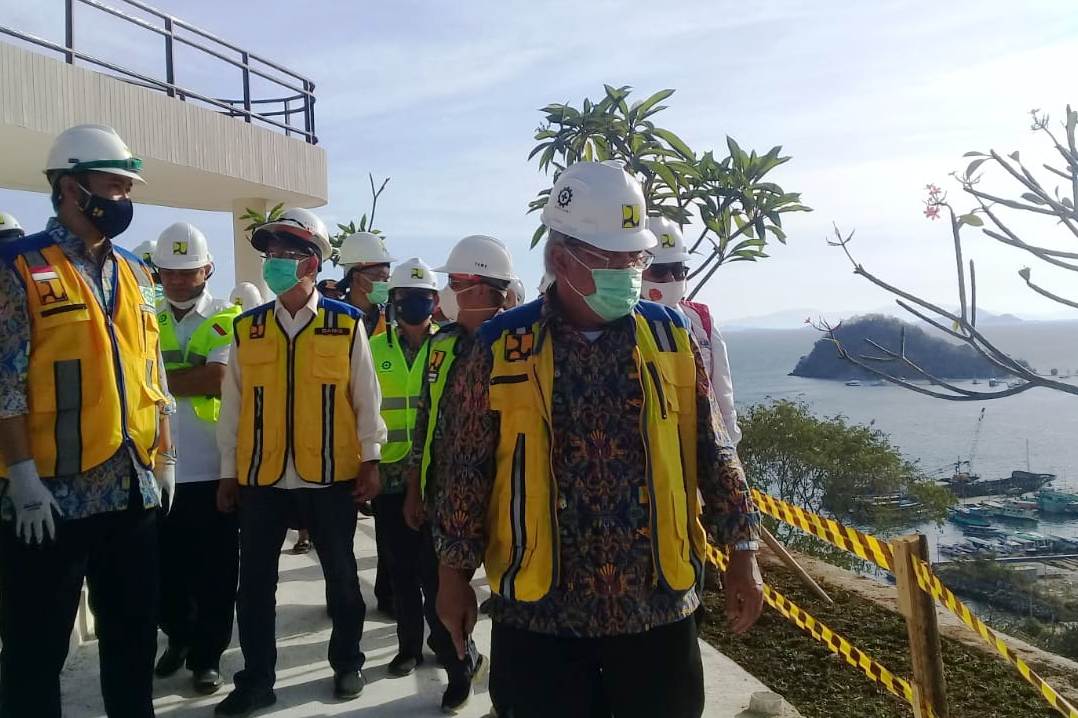 Menteri PUPR Basuki Hadimuljono saat memantau langsung proyek di Puncak Waringin. 