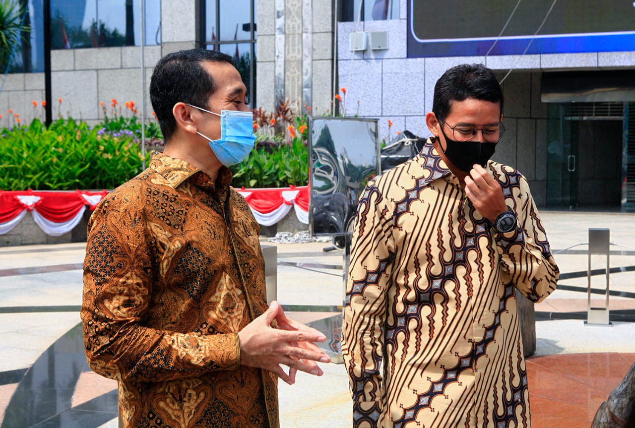 Sandiaga Uno bersama anggota Komisi Xi DPR Kamrussamad