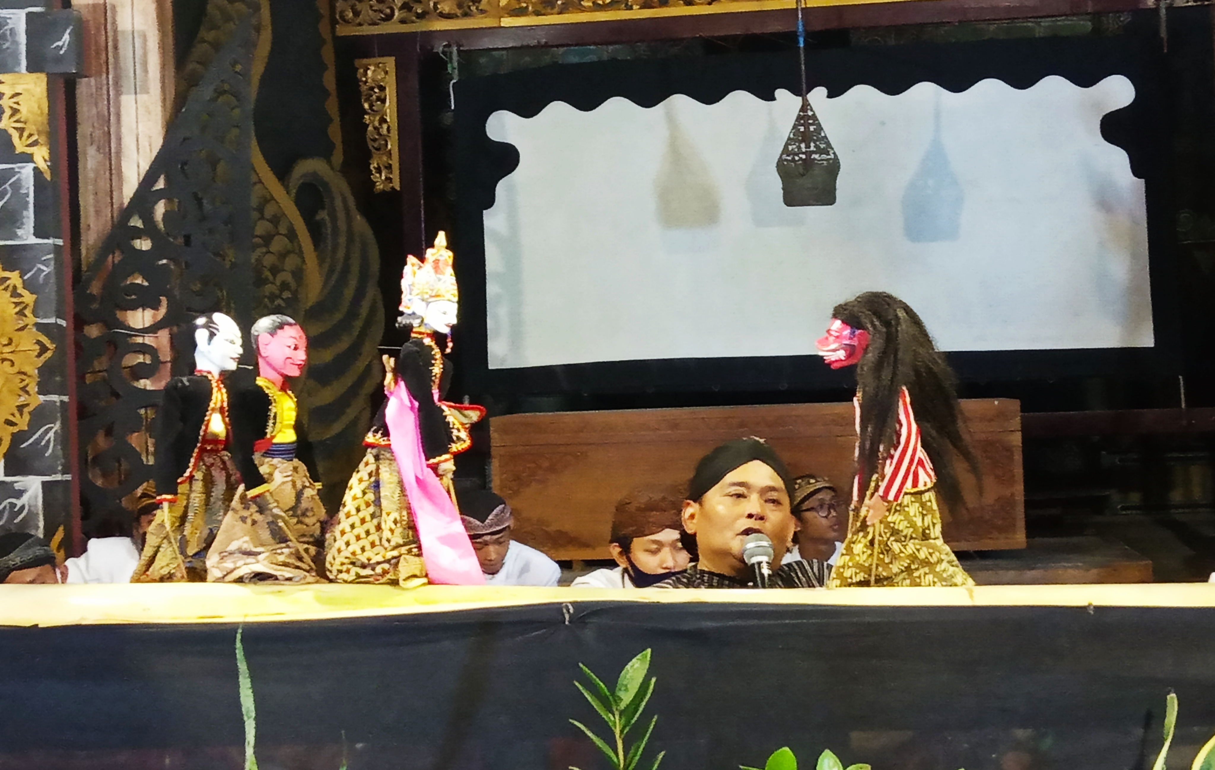 Pentas perdana wayang golek di Sanggar Omah Wayang, Senin (24/8/2020)