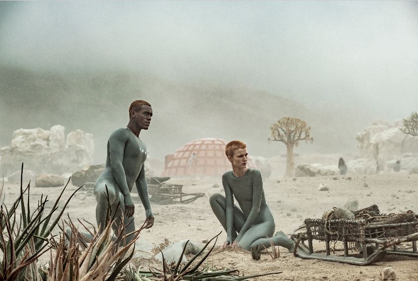 Cuplikan adegan dalam serial Raised by Wolves