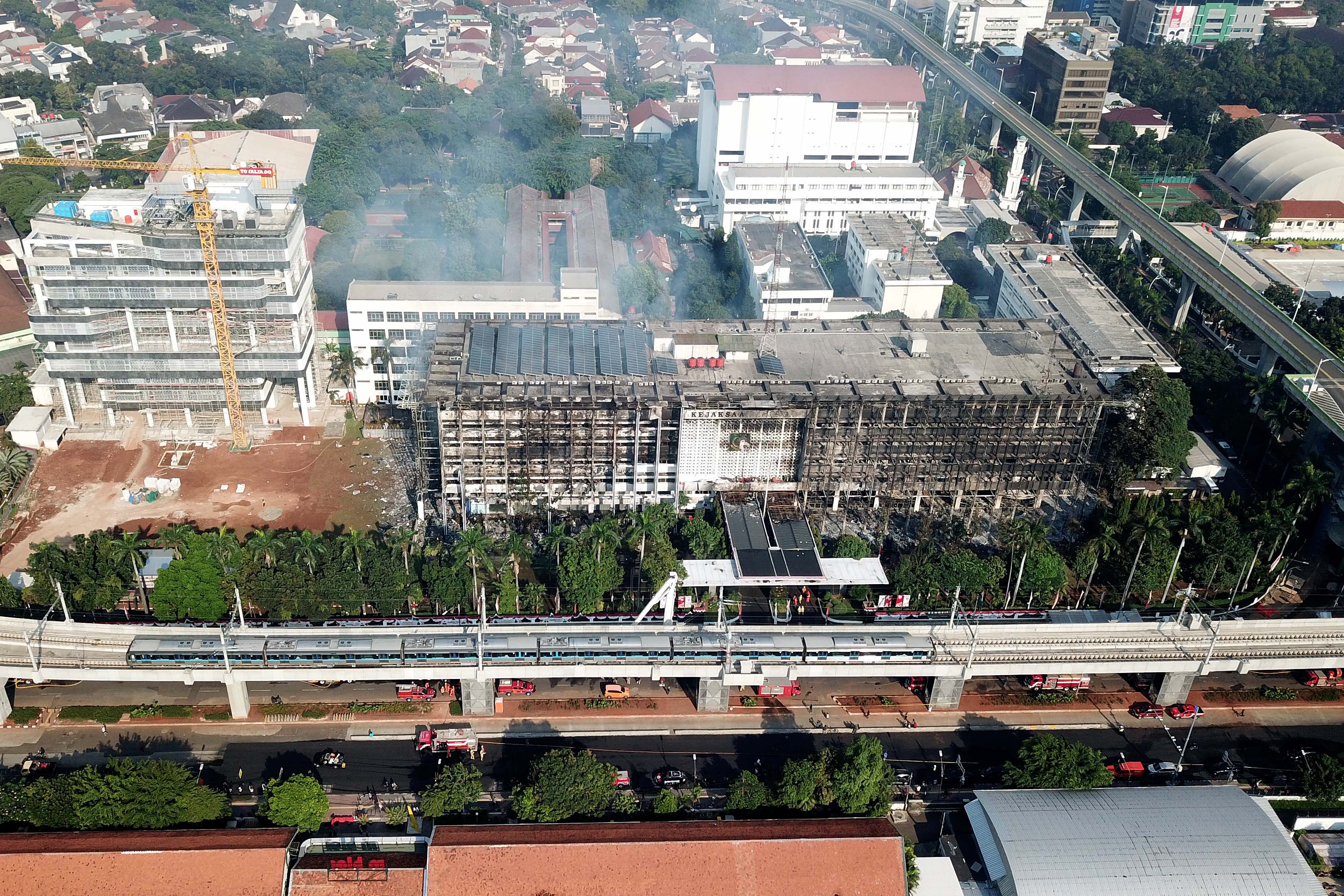 Sisa kebakaran di gedung Kejaksaan Agung