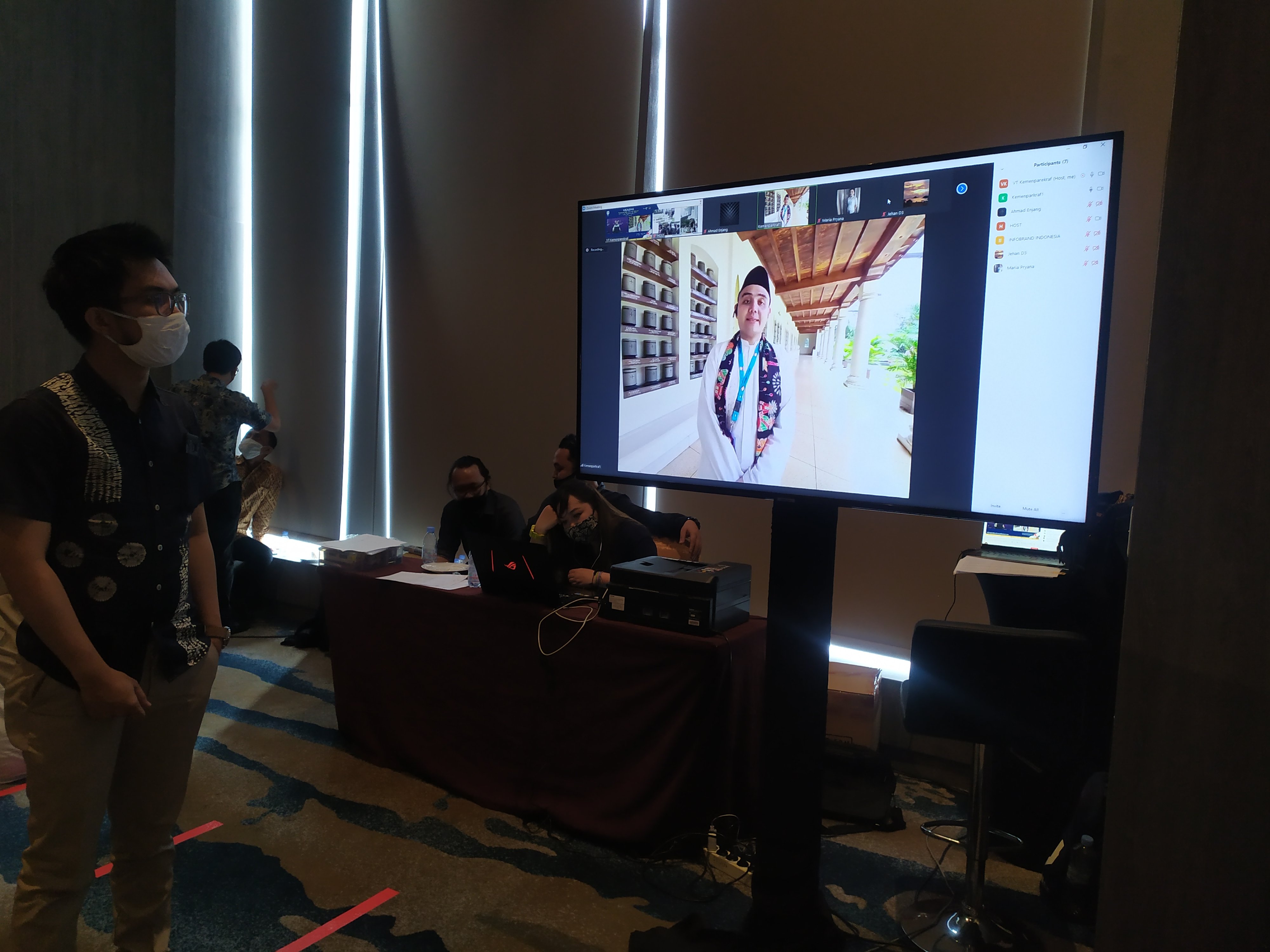 Tur virtual ke Evereld atau Makam Kehormatan Menteng Pulo Jakarta digelar Jakarta Good Guide. 