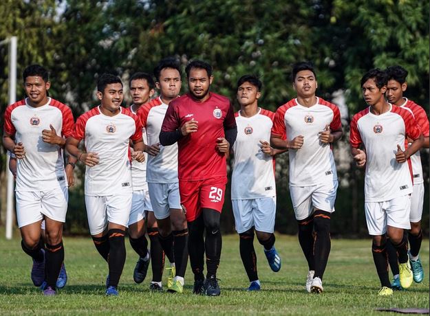 Para pemain Persija melakukan latihan menjelang bergulirnya kembali Liga 1