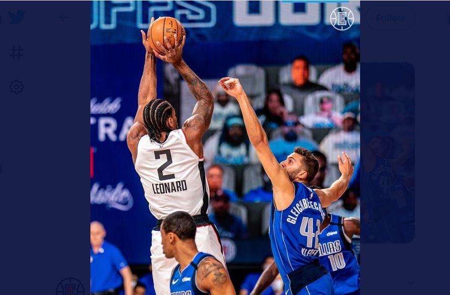 Laga playoff NBA antara Los Angeles Clippers dan Dallas Mavericks