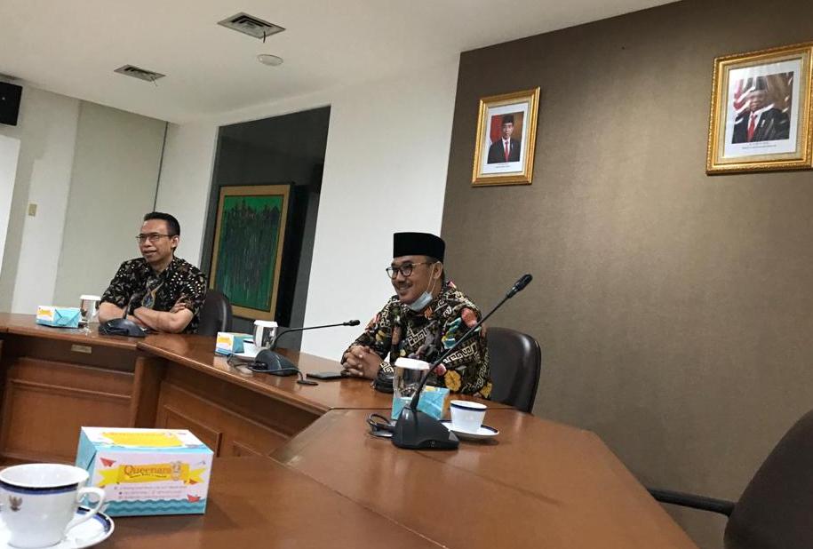 Staf Khusus Wakil Presiden RI Lukmanul Hakim (kanan).