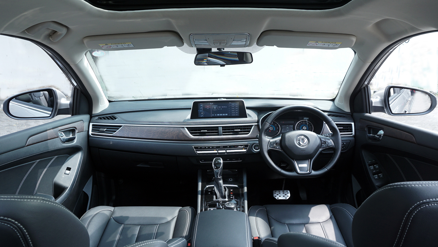  Fitur perintah suara ini hanya ada khusus di DFSK Glory i-Auto. 