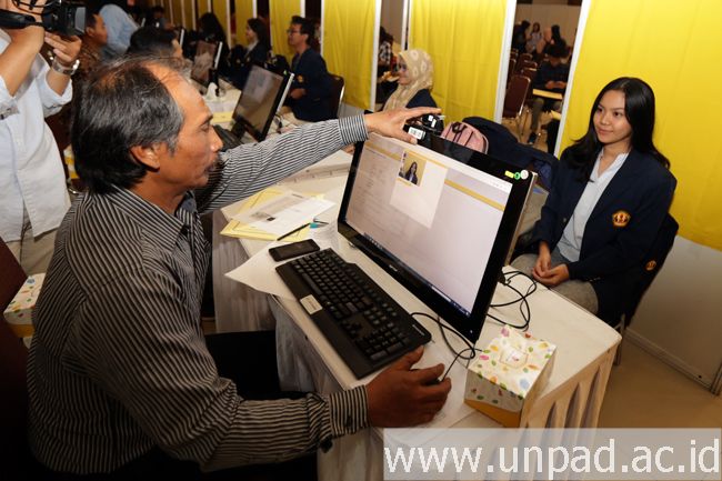 Ilustrasi registrasi mahasiswa baru Unpad di tahun ajaran 2019/2020, sebelum pandemi covid-19.