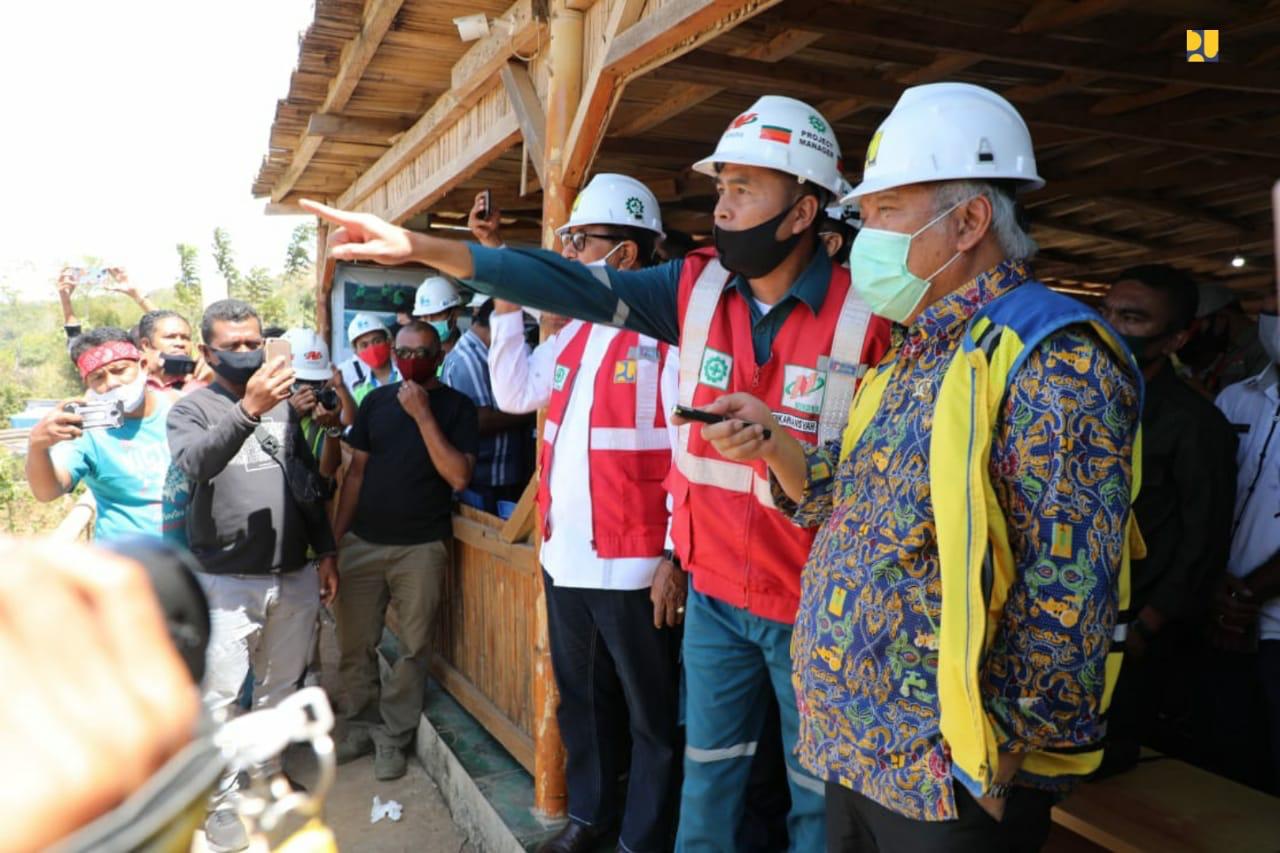 Menteri PUPR Basuki Hadimuljono (kanan).