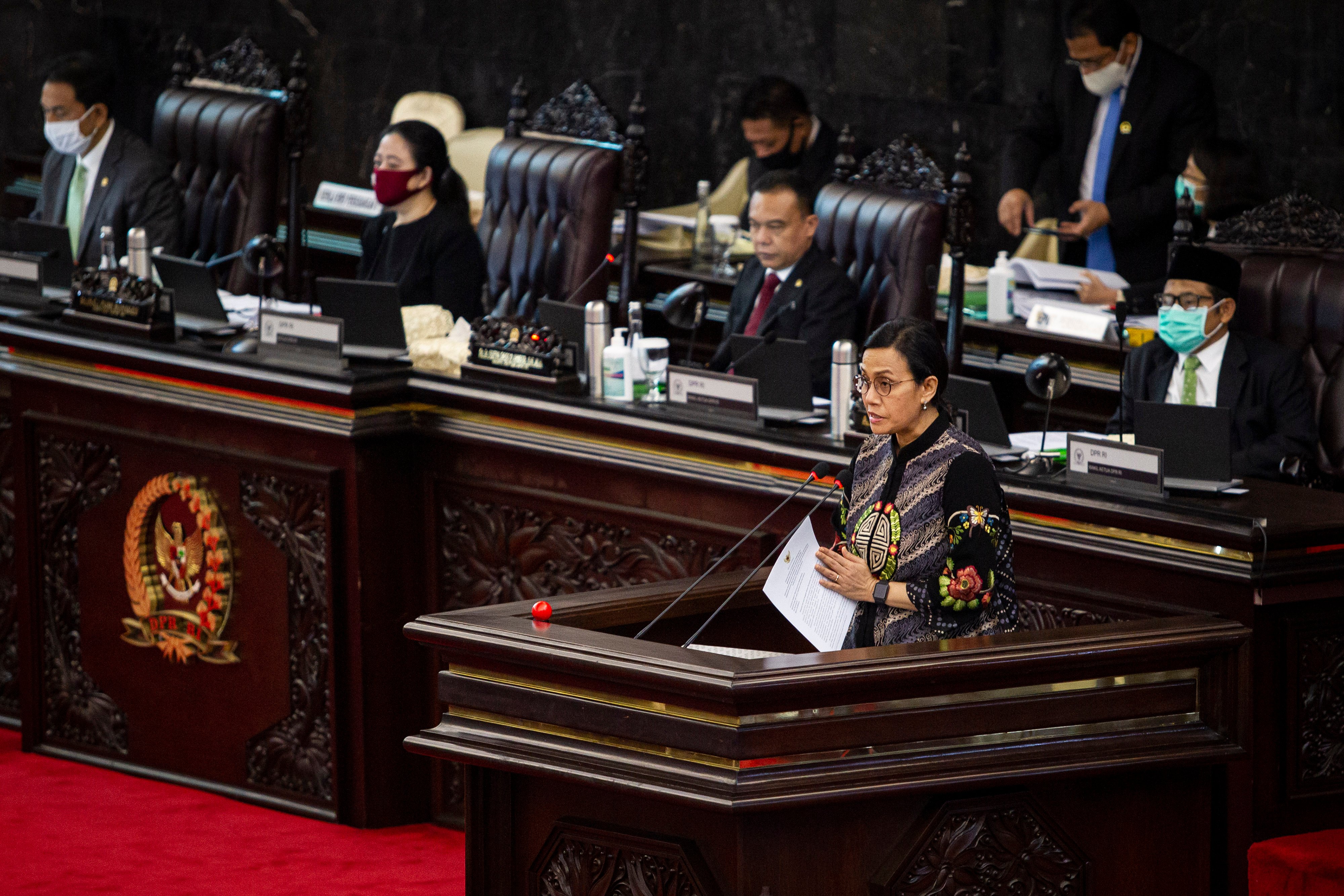 Menkeu Sri Mulyani saat menyampaikan LKPP 2019 dalam Rapat Paripurna DPR RI.