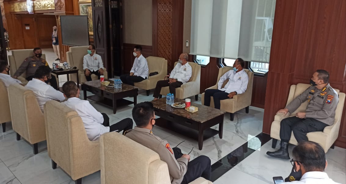 Pertemuan antara kapolda dan Kadin Jatim. 