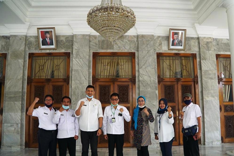 Kepala BPPSDMP Dedi Nursyamsi (tengah).