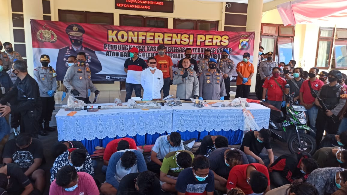 Konferensi pers penangkapan pelaku perusakan di Situbondo