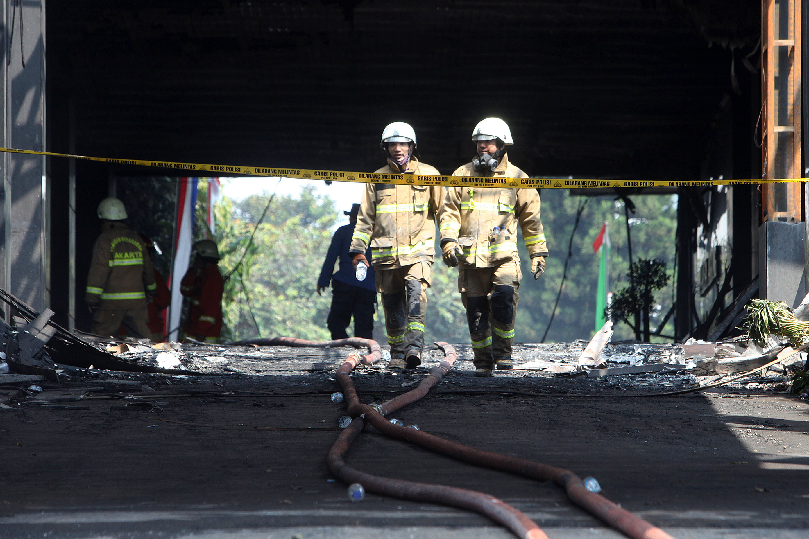 Polisi hingga kini masih melakukan penyelidikan serta pemeriksaan sejumlah saksi terkait penyebab kebakaran