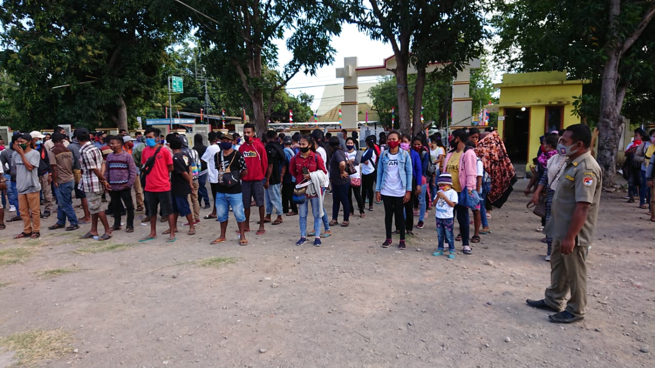 Sebanyak 183 penumpang KM Lambelu harus menjalani karantina di antor Dinas Pariwisata Kabupaten Sikka dan SCC, Rabu (19/8/2020).