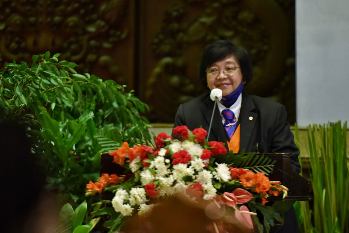  Menteri Lingkungan Hidup dan Kehutanan (LHK) Siti Nurbaya 