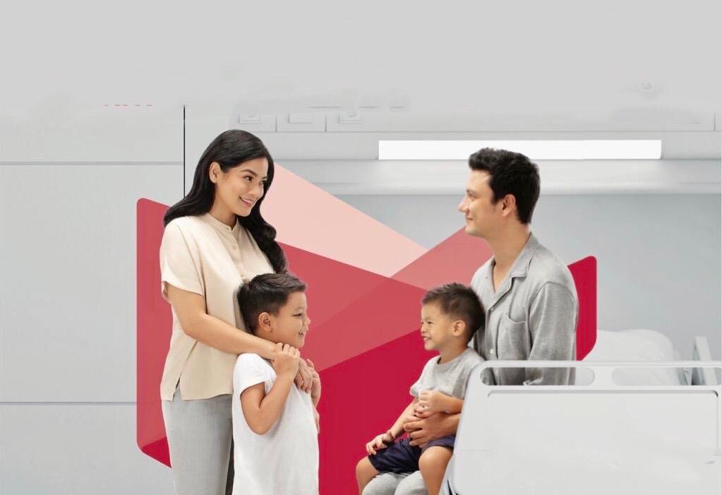 Pasangan selebritas Christian Sugiono dan Titi Kamal mengaku sangat berhati-hati menjaga kesehatan saat ini.