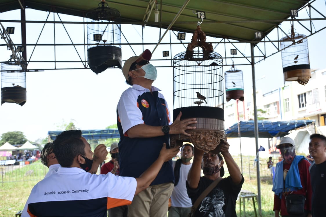 Kontes burung di Bogorienze Resort