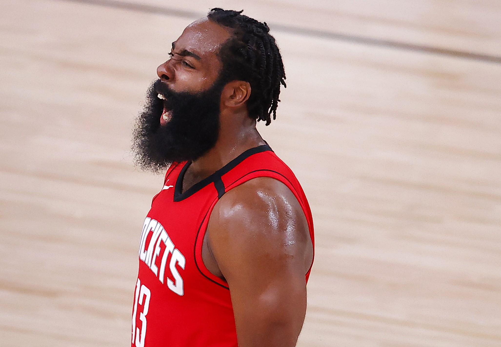 Bintang Houston Rockets James Harden bereaksi di Gim 2 putaran pertama playoff NBA melawan Oklahoma City Thunder.