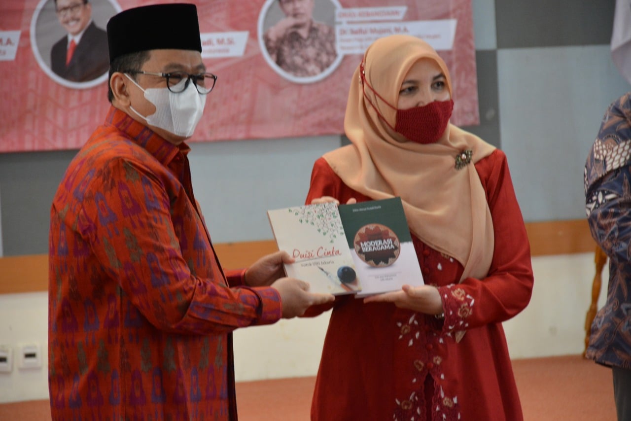 Wakil Menteri Agama Zainut Tauhid Sa'adi saat menjadi pembiocara kunci di Webinar UIN Syagid Jakarta