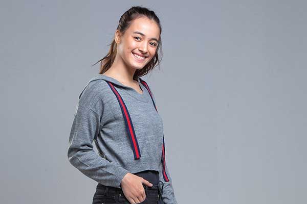 Aktris dan penyanyi Mawar De Jongh.