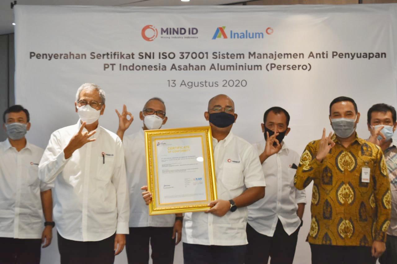  Penyerahan Sertifikat ISO 37001 Sistem Manajemen Anti Penyuapan.