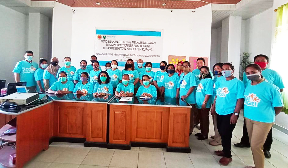 Perwakilan dari empat puskesmas di Kabupaten Kupang, NTT mengikuti Training of Trainer  fasilitator Aksi Bergizi di Kantor Dinas Kesehatan.