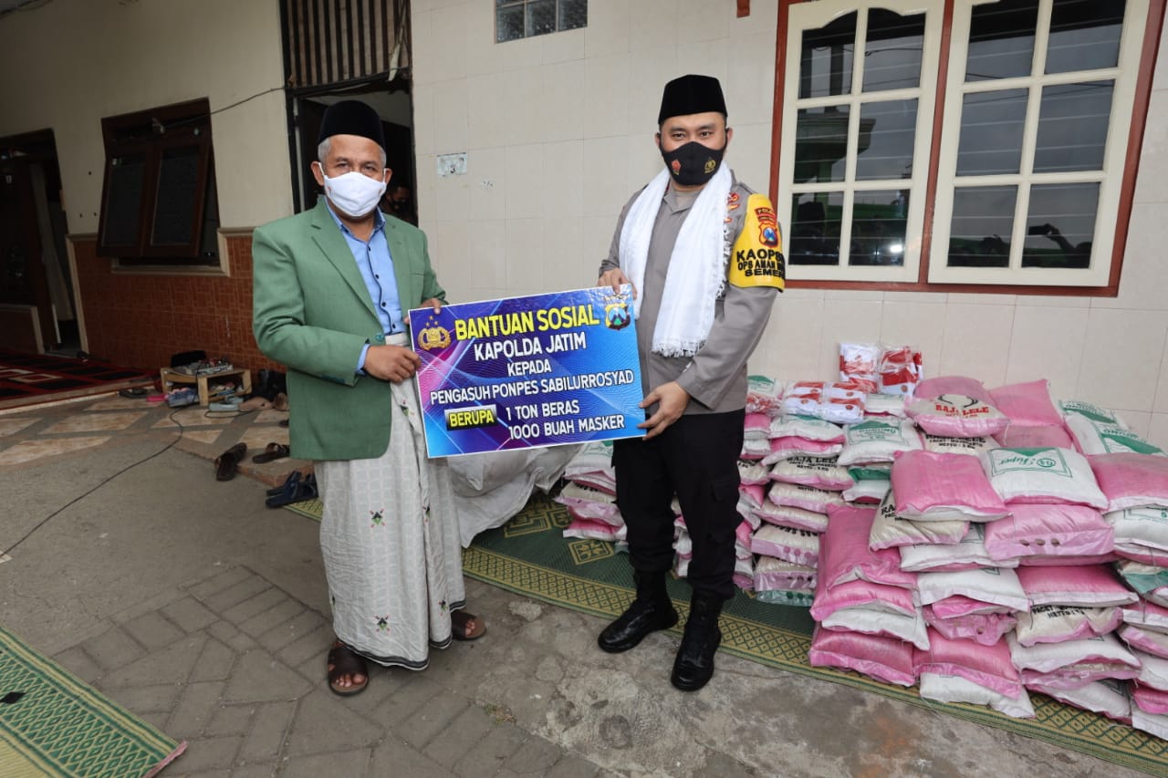 Kapolda Jatim Irjen M Fadil Imran mengunjungi Ponpes Sabilurrosyad Kota Malang, Selasa (11/8).