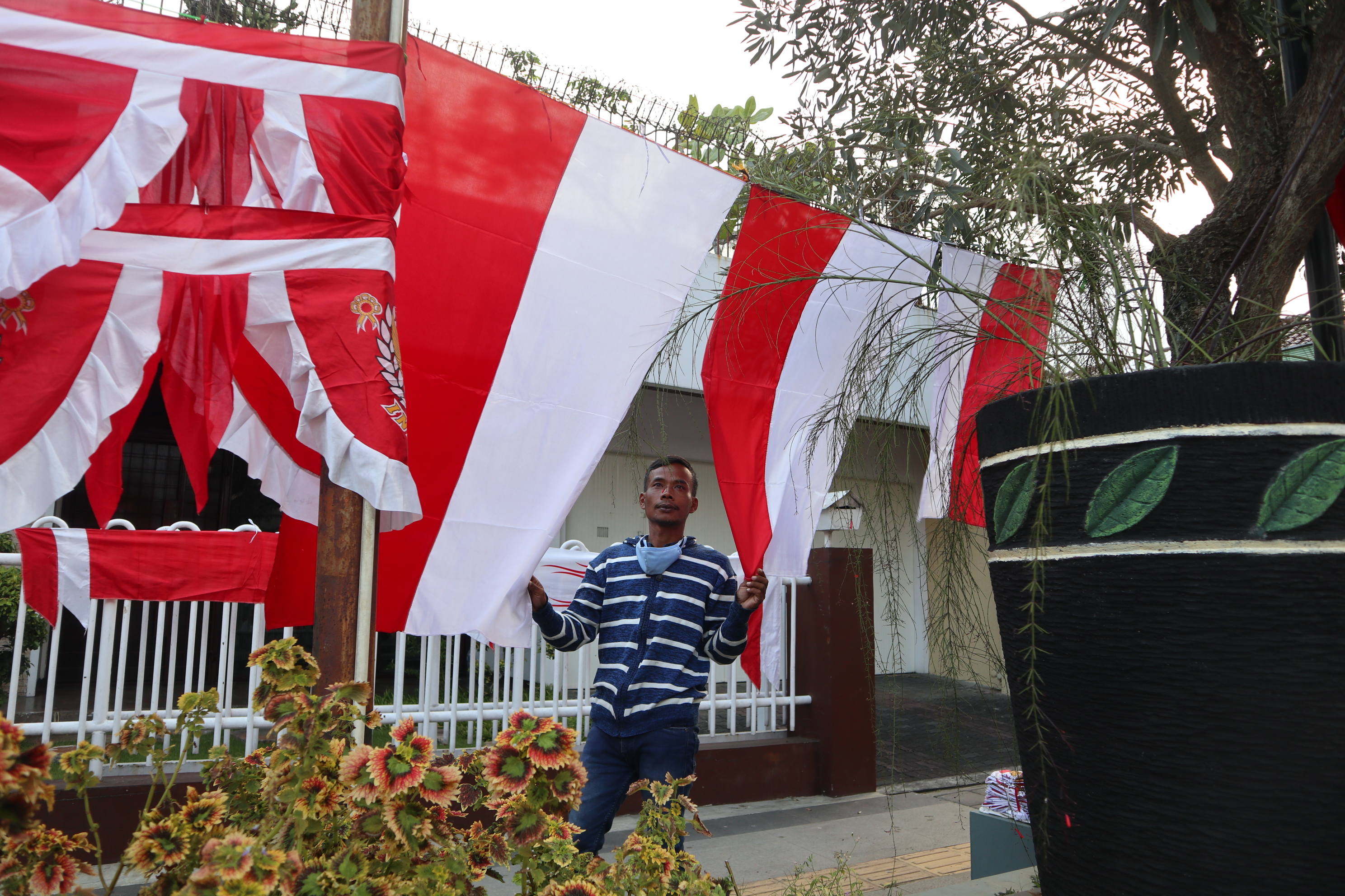 Pandemi Juga Berdampak Pada Penjualan Bendera 